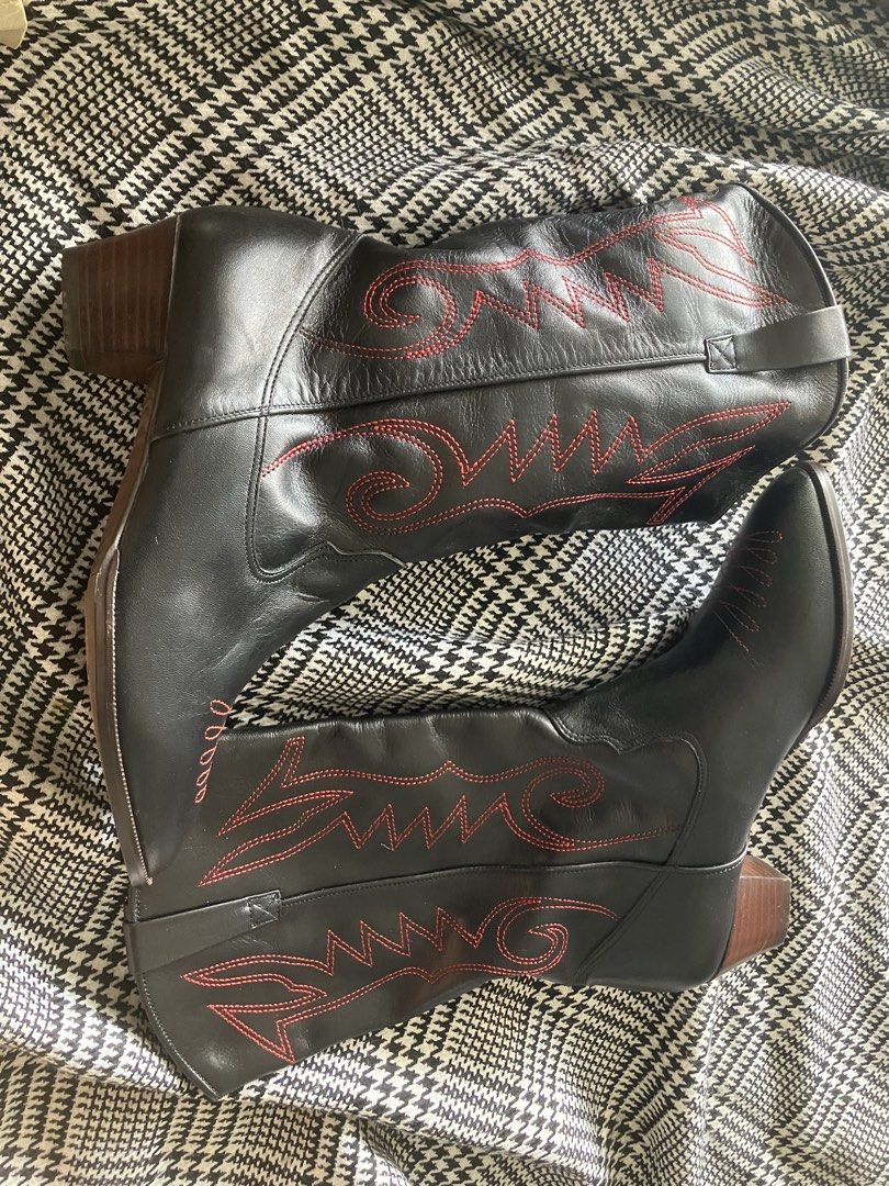 Cowboy leather boots (Category: Boots) located in Angeles City. Submitted by jnwsurplus (Listing ID 1466752285, Image 1). Description: No issue 23.5 cm Plsss see pictures .