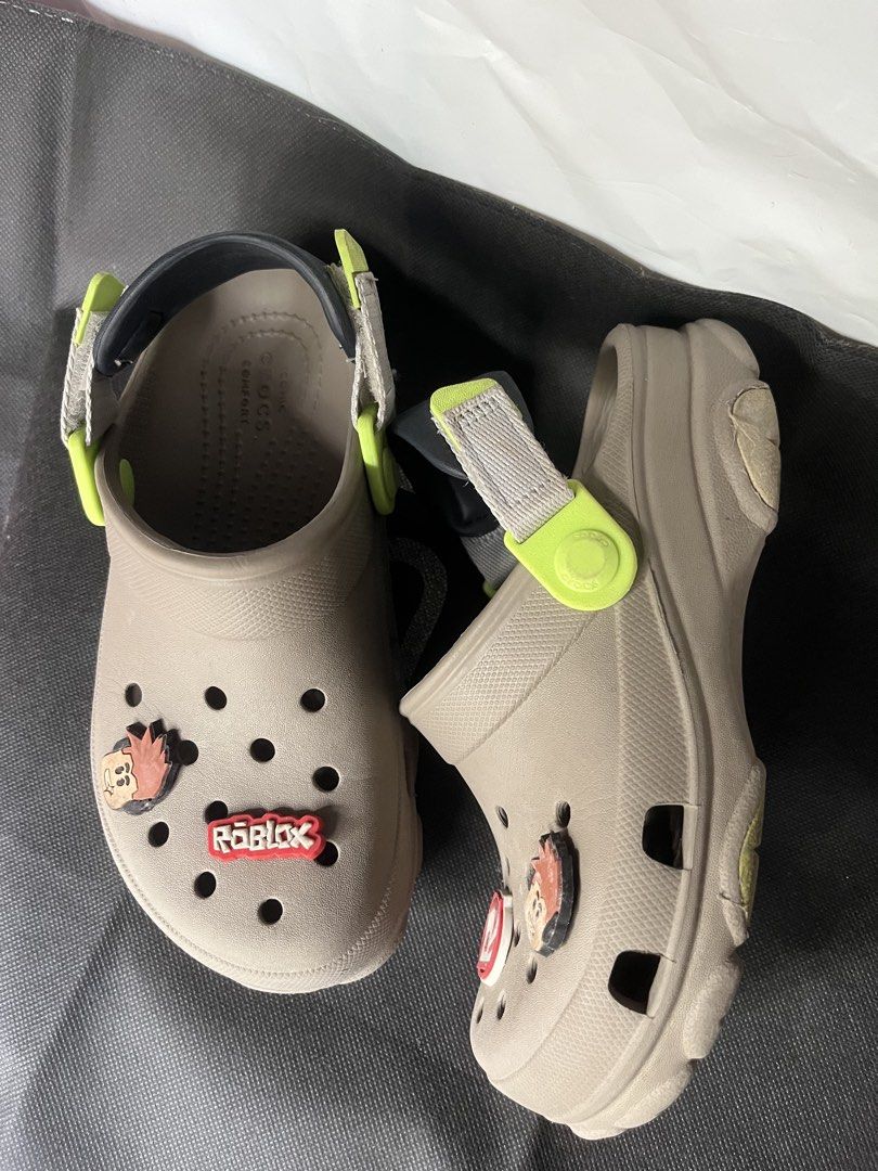 Crocs J2 (Category: Babies & Kids Fashion) located in Cavite. Submitted by mainestreams (Listing ID 1466621289, Image 1). Description: Well used 💯authentic crocs Size- J2 / 7-9y .