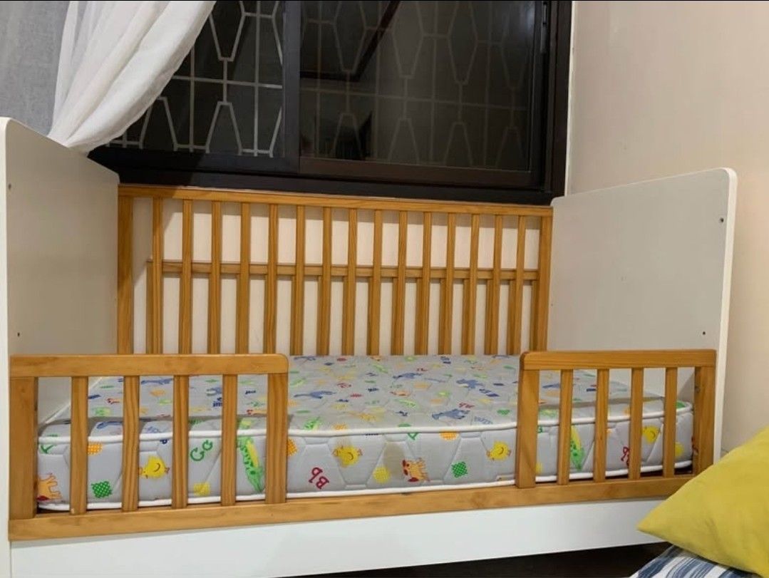Cuddlebug 3in1 Convertible Crib (Category: Cots & Cribs) located in Bulacan. Submitted by mommymela (Listing ID 1466592568, Image 1). Description: .