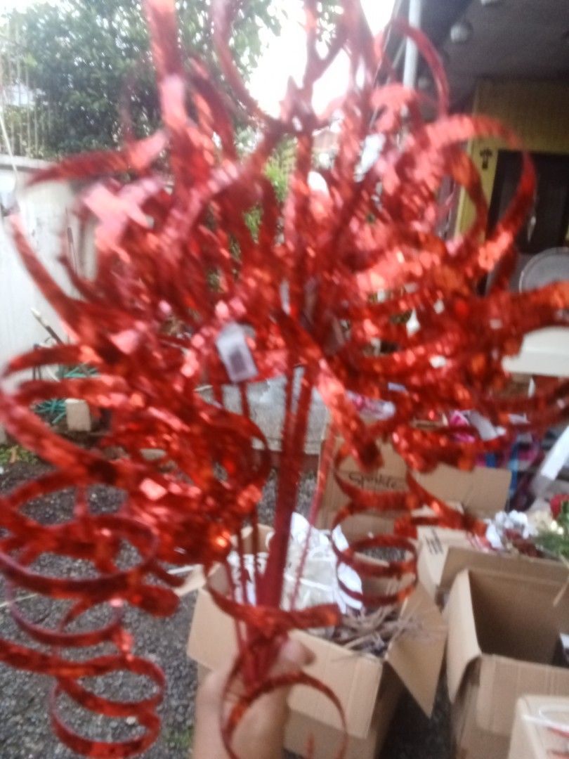Curly Glitter Spray Red (Category: Other Home Decor) located in Rizal. Submitted by ellengreen18 (Listing ID 1466653704, Image 3). Description: Take all for P1500.00 Super Ganda ito Mall Pullout MOP: Gcash only Sf for buyer's account Deliver thru Lalamove,Grab or JNT.