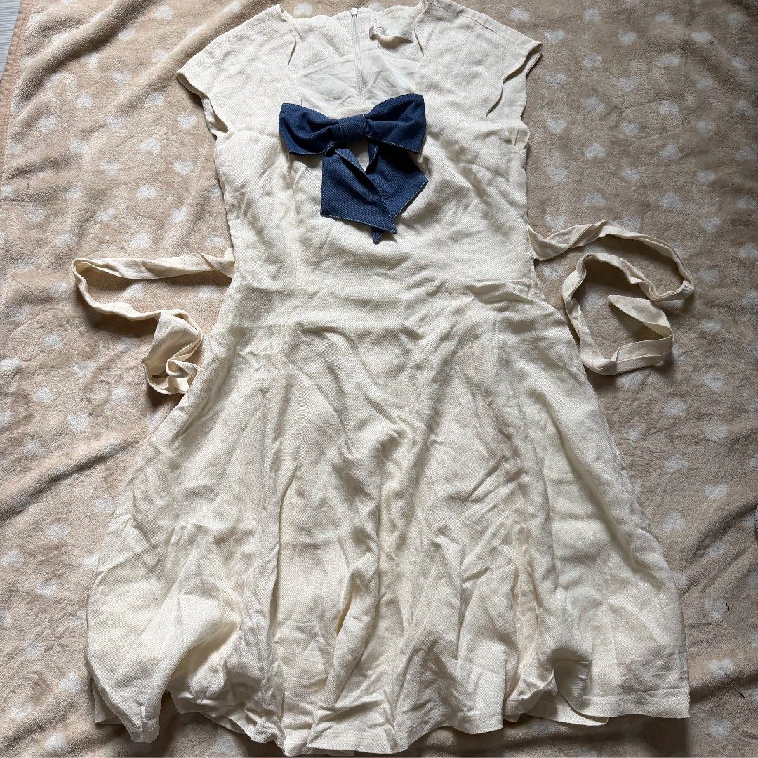 Cute Dress (Category: Dresses) located in Manila. Submitted by shefindshope (Listing ID 1466632947, Image 1). Description: Can fit to small.