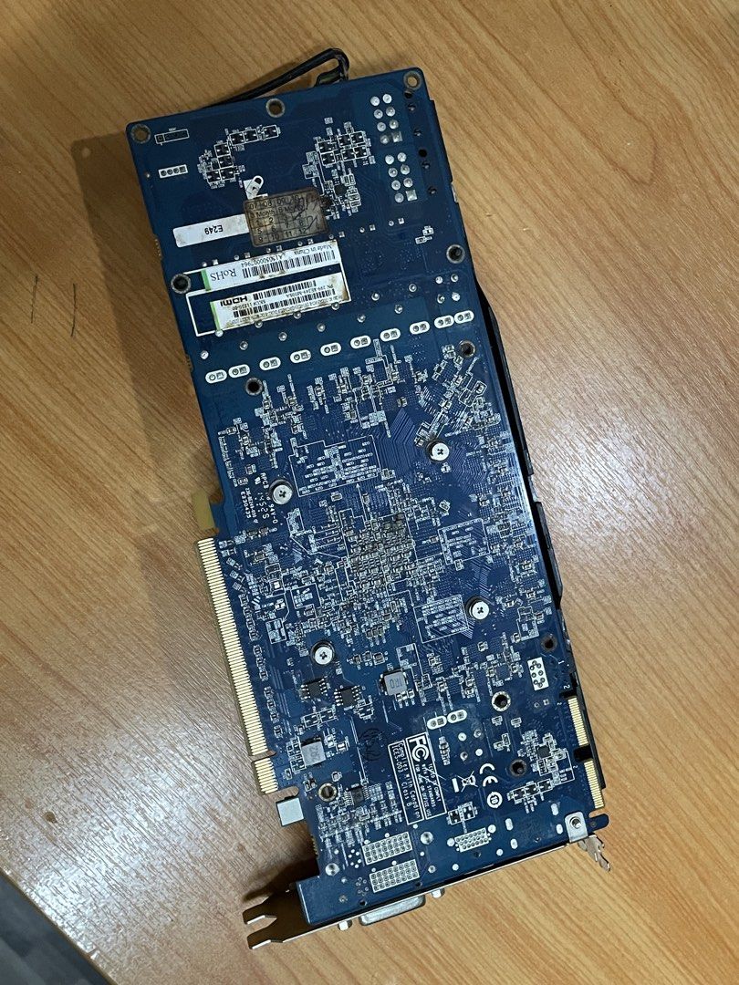 Dead GPU (Category: Computer Parts) located in Seri Kembangan. Submitted by coffeebean5102 (Listing ID 1466584300, Image 2). Description: Amd R9 280 3GB Dead, some part burn Free shipping Delivery lalamove.
