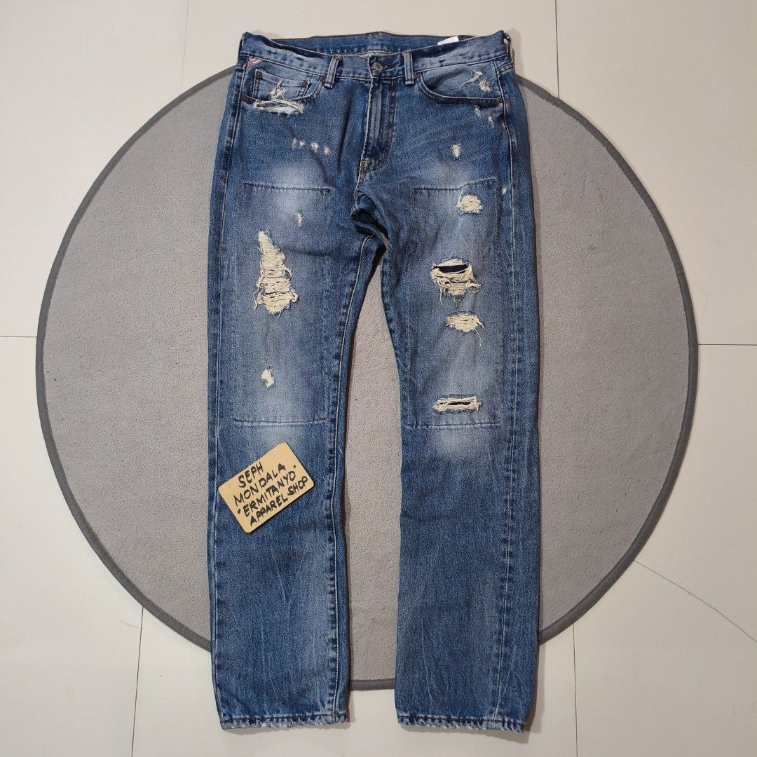 DENIM & SUPPLY RALPH LAUREN JEANS (Category: Jeans) located in Calatrava. Submitted by ermitany0 (Listing ID 1466703873, Image 1). Description: RL denim & supply jeans very good condition size: 33-34 length: 41" Hem: 7.25" Front rise: 10.5" please check photos for more details ✅⬇️ location: Negros Occidental PM if interested 📩📩📩📩.