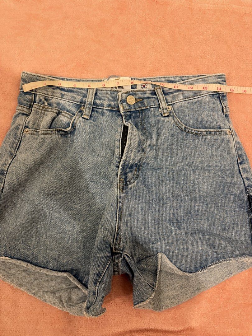 Denim Shorts (Category: Shorts) located in Pasig City. Submitted by shop.gelss (Listing ID 1466322963, Image 3). Description: .