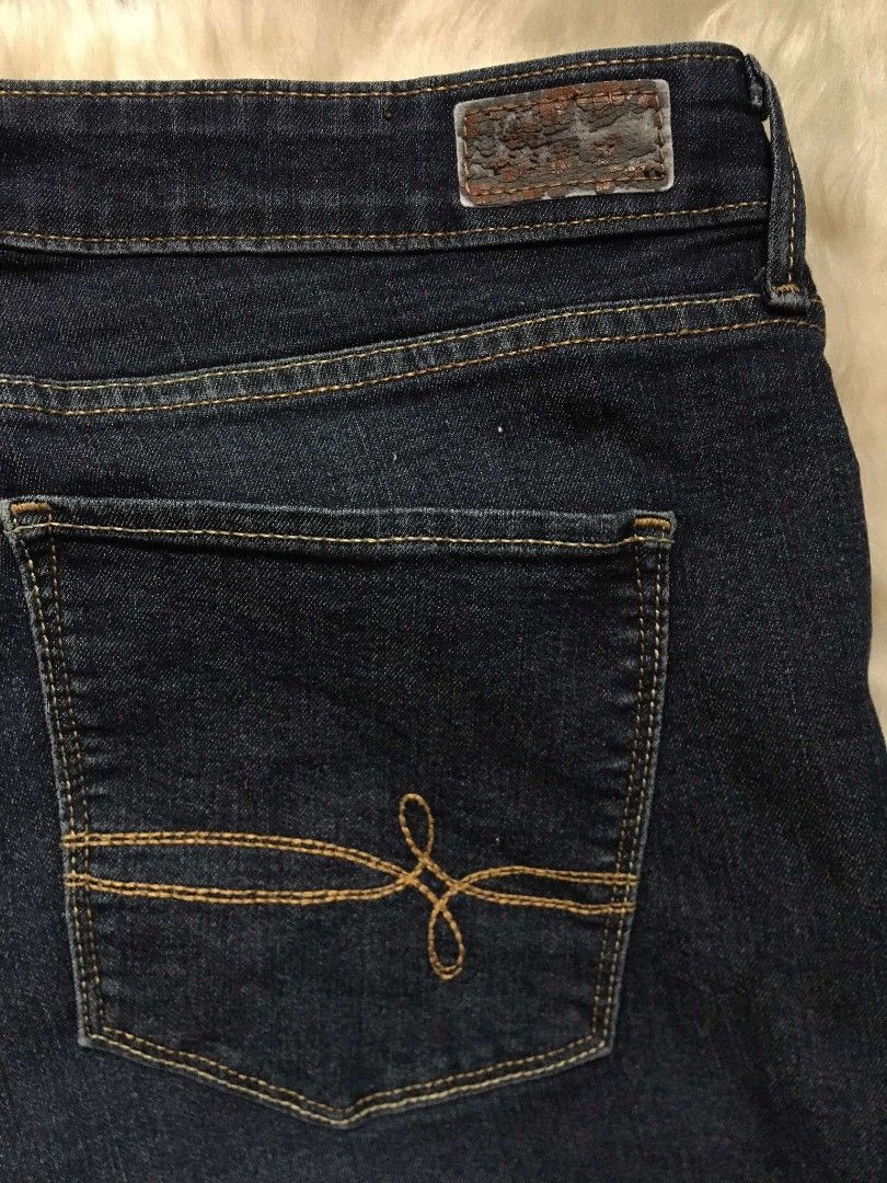 Denizen from Levi's Modern Bootcut Jeans Dark Wash (Category: Jeans) located in Manila. Submitted by reiyangelow (Listing ID 1466771111, Image 2). Description: Levi's Bootcut Pants good condition 30-34 450php 📍Manila Area.
