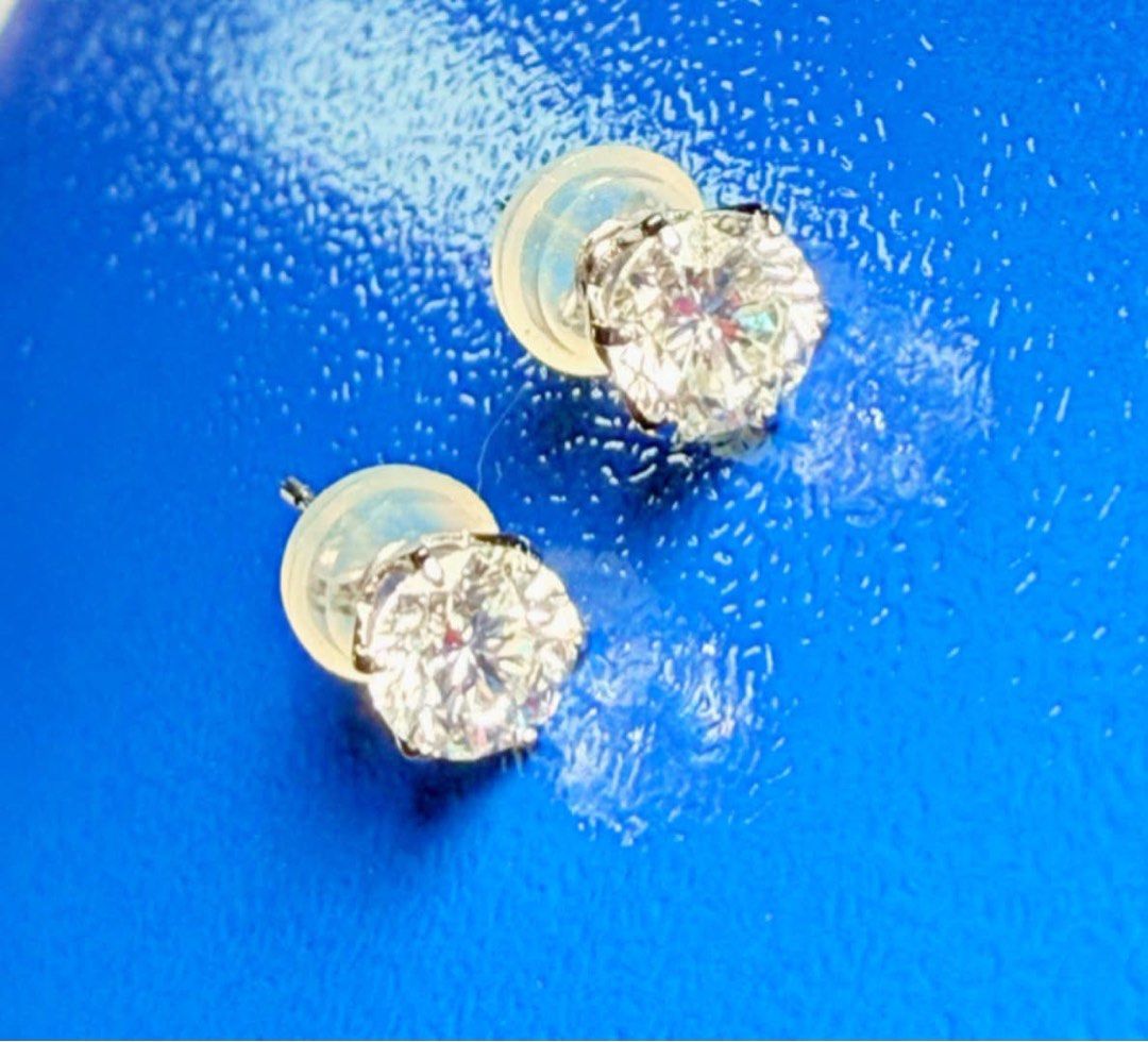 Diamond Stud Earrings (Category: Luxury Accessories) located in Quezon City. Submitted by liezl.marie (Listing ID 1466627261, Image 3). Description: A pair of round-cut solitaire stud earrings. Pt900 1.017ct total of natural diamonds 69k Open for layaway..