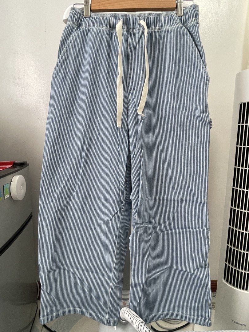 Dickies Blue White Striped Drawstring Carpenter Pants (Category: Jeans) located in Bacoor. Submitted by lavanderpeach (Listing ID 1466620822, Image 1). Description: - size 27 (model photo attached similar fit only not exact) - used once; RFS - wrong size - Payment first via e-wallet/bank transfer - Pick up at my house (Molino IV) or via lalamove c/o buyer.