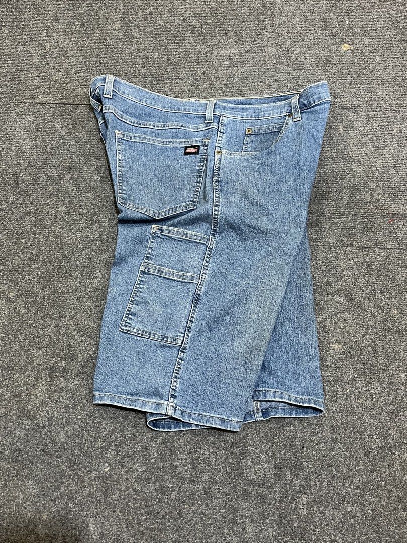 Dickies Carpenter Jorts (Category: Shorts) located in Cabiao. Submitted by ragstorichesz (Listing ID 1466700678, Image 2). Description: Size:36-38 Length:25 Condition: Good Issue: Need Wash Fresh From bale Loc: Nueva Ecija.