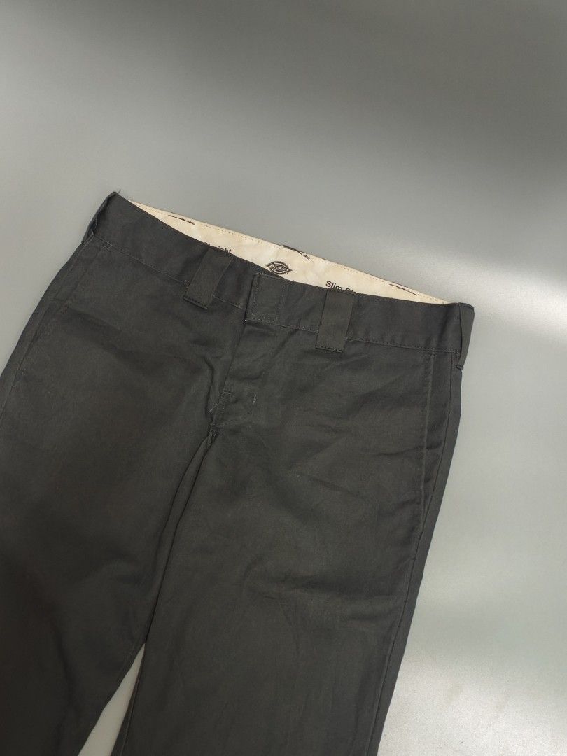 Dickies gray slim straight work pants (Category: Jeans) located in Cagayan de Oro. Submitted by solo_d3lux (Listing ID 1466721736, Image 2). Description: ‼️ Dickies gray slim straight work pants‼️ Waist - 32 Thigh - 11 Length - 37 Hem - 8 Location: Mindanao, CDO No issue ✅ Need wash MOP: Gcash/Cash MOD: Jnt Express/Meet up Unli video call on fb for safer transaction. Pm me to purchase!! 📩📩.