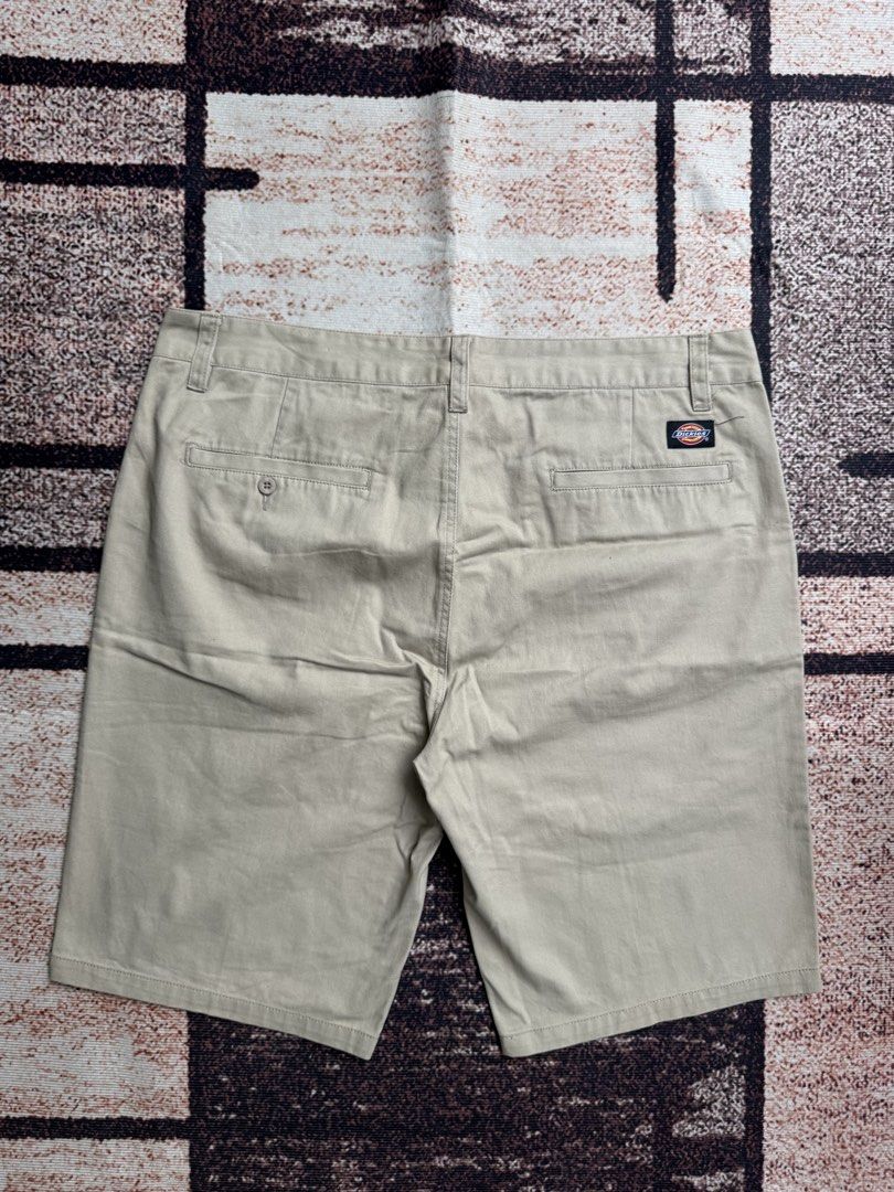 Dickies Khaki Chino Shorts (Category: Shorts) located in Abulug. Submitted by jv1122 (Listing ID 1466640537, Image 2). Description: Dickies Khaki Chino Shorts no major flaws 36 waist 22 length 11 leg opening.