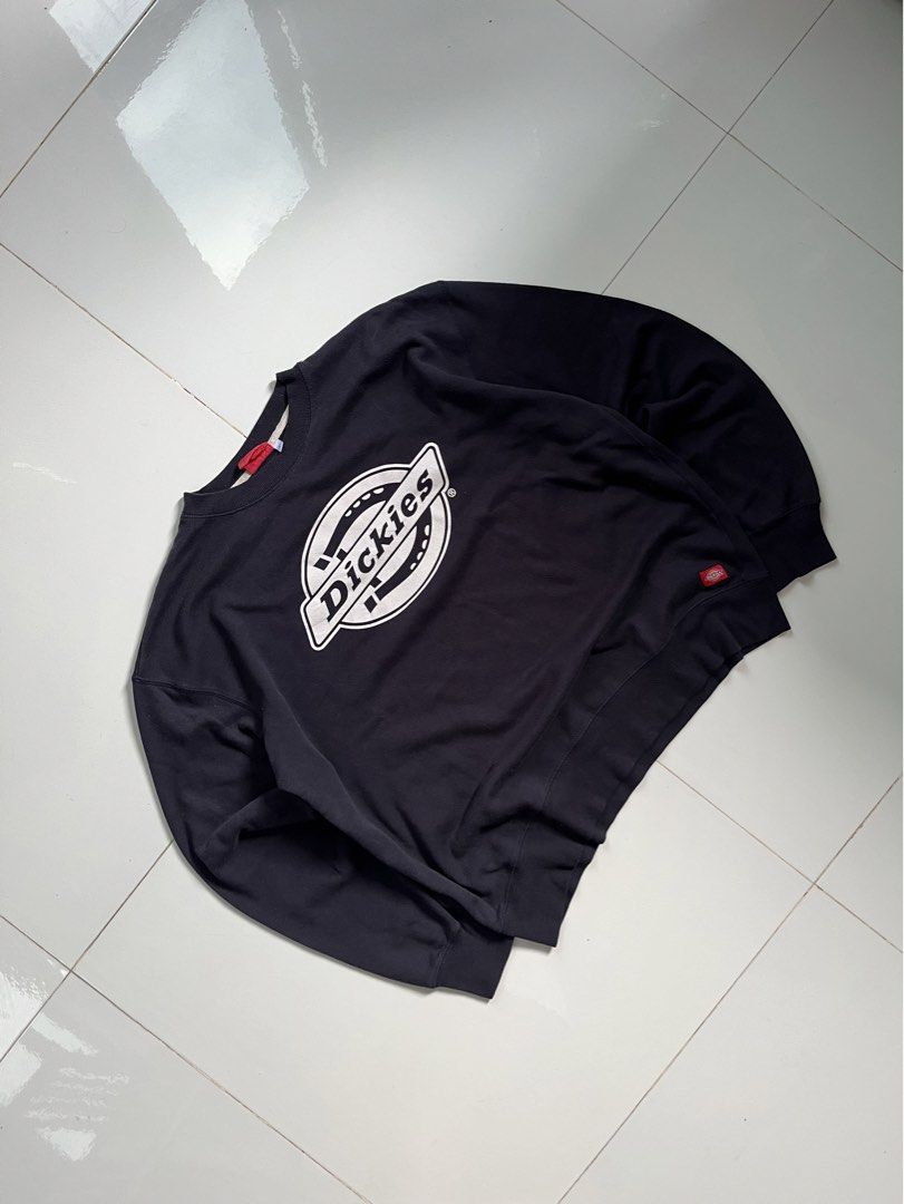 Dickies Longsleeve (Category: Coats, Jackets and Outerwear) located in Bacolod City. Submitted by danielle5_ (Listing ID 1466584632, Image 2). Description: Medium, 23x25 Flaws: none Mine: 550.