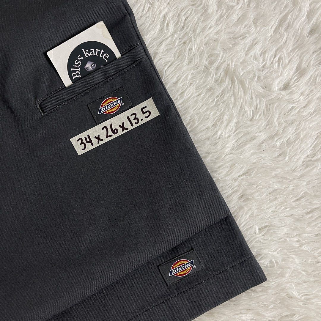 Dickies Loose Fit Double Patch (CHARCOAL GRAY) (Category: Shorts) located in Taguig. Submitted by _blisskarte_ (Listing ID 1466612190, Image 2). Description: Price: ₱1,600 Dickies Loose Fit Double Patch (CHARCOAL GRAY) • width: 34 • length: 26 • leghole: 13.5 📍Guadalupe Cembo, Taguig 🚚Via J&T / Lalamove / Meet-up.