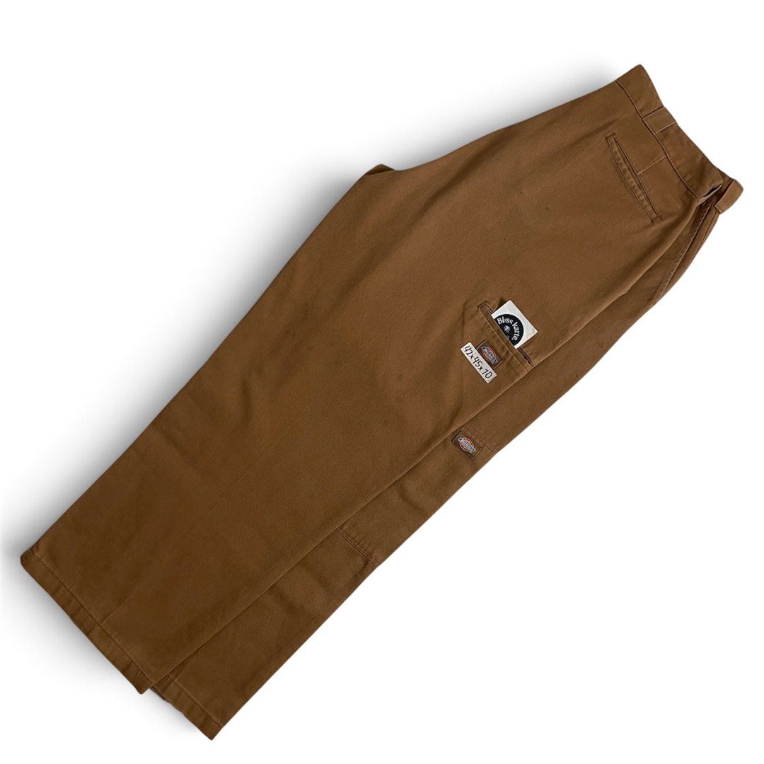 Dickies Pants Loose Fit Double Patch (DUCK BROWN) (Category: Chinos) located in Taguig. Submitted by _blisskarte_ (Listing ID 1466688915, Image 1). Description: Price: ₱1,200 Dickies Pants Loose Fit Double Patch (DUCK BROWN) • width: 42 • length: 45 • leghole: 10 📍Guadalupe Cembo, Taguig 🚚Via J&T / Lalamove / Meet-up.