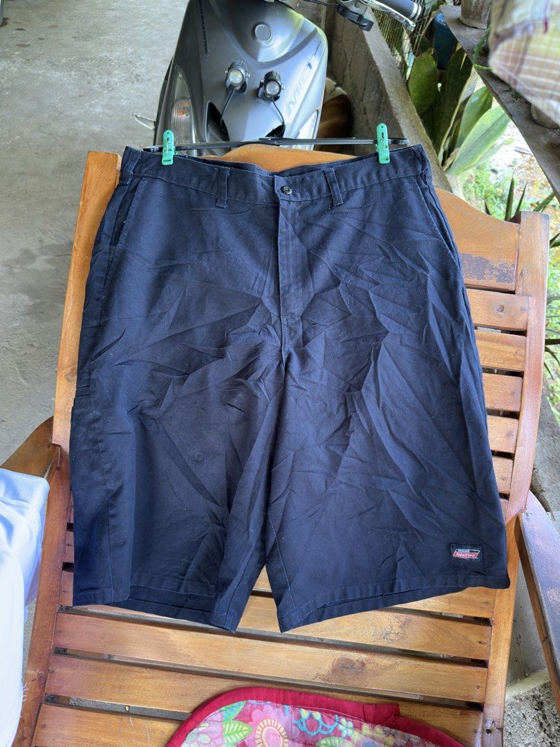 Dickies Shorts Double Patch (Category: Shorts) located in Tuguegarao City. Submitted by bunchoy_thriftshop (Listing ID 1466588491, Image 2). Description: Size 34 Dickies Double Patch Excelent Condition No Issue Fresh From Bale 9.5/10 Color Rate ₱750.