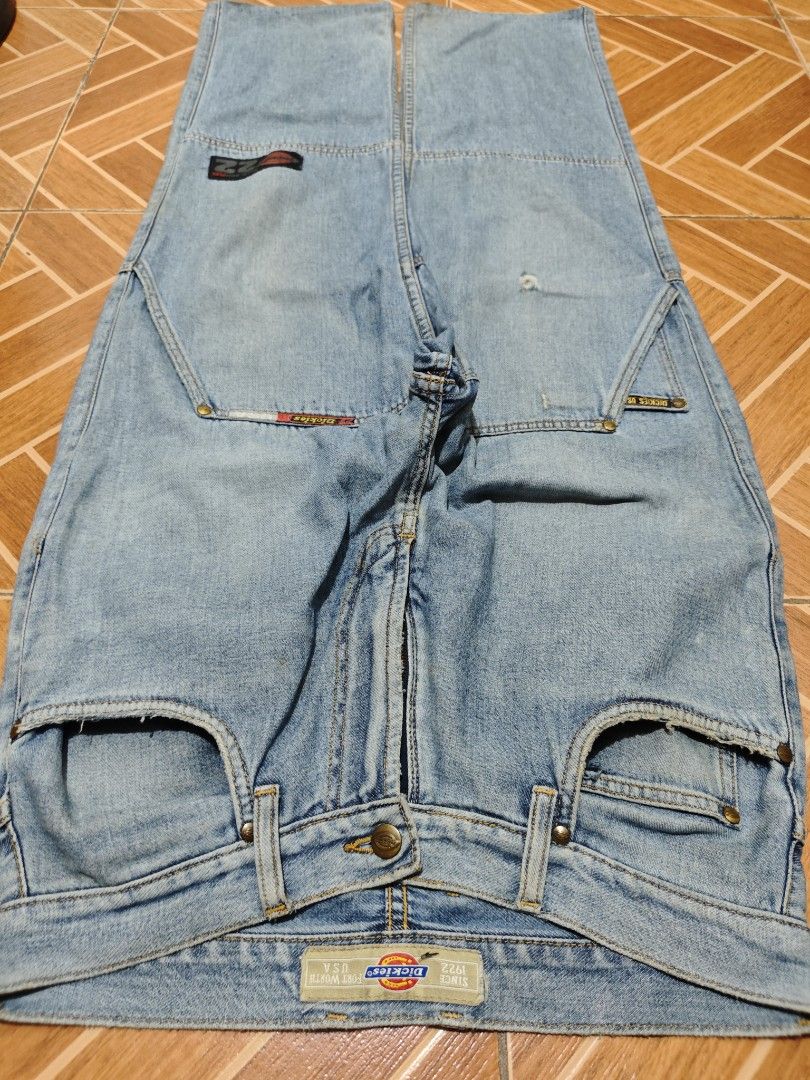 Dickies Vintage Big Pocket (Category: Activewear) located in Batan. Submitted by weyahsthrift. (Listing ID 1466706593, Image 3). Description: Vintage condition‼️ Size 30 on tag.