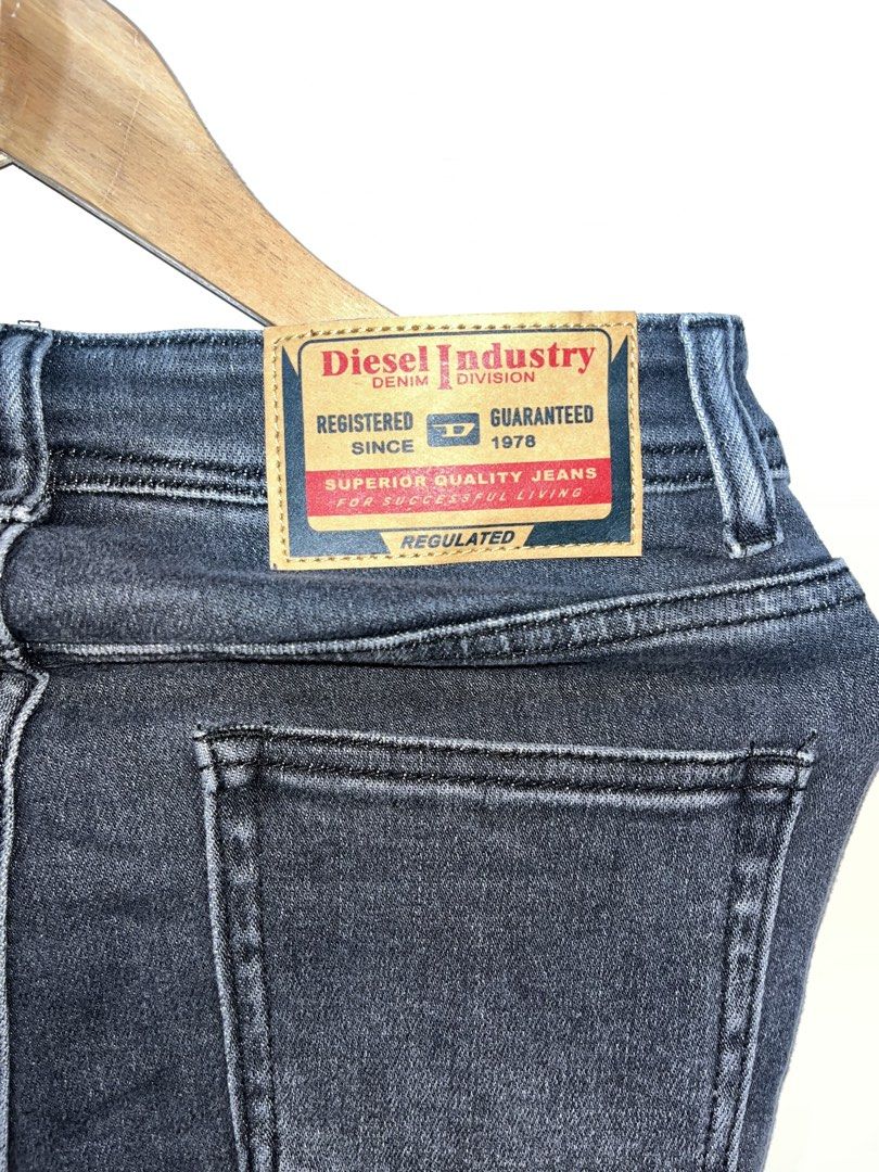 Diesel Denim Jeans (Category: Jeans) located in Santa Rosa. Submitted by lanadeldios (Listing ID 1466719457, Image 1). Description: Materials and details Composition: 99%Cotton 1%Elastane-Spandex Been using this for modeling casting .