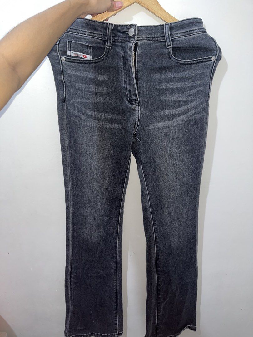 Diesel Denim Jeans (Category: Jeans) located in Santa Rosa. Submitted by lanadeldios (Listing ID 1466719457, Image 2). Description: Materials and details Composition: 99%Cotton 1%Elastane-Spandex Been using this for modeling casting .