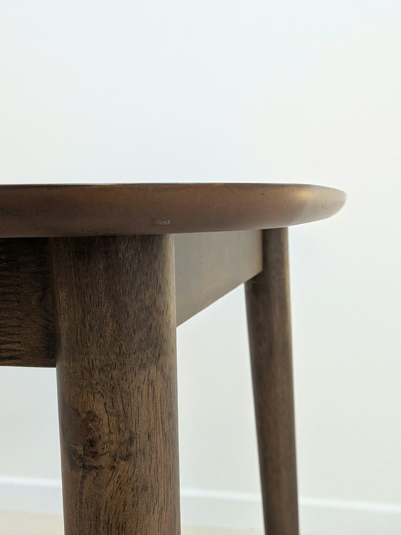Dining Table (Category: Tables & Sets) located in Kuala Lumpur. Submitted by daisycoups (Listing ID 1466611494, Image 2). Description: Brand new with box Measurement: 1700mm (L) x 850mm (W) x 760mm (H) Material: Rubberwood..