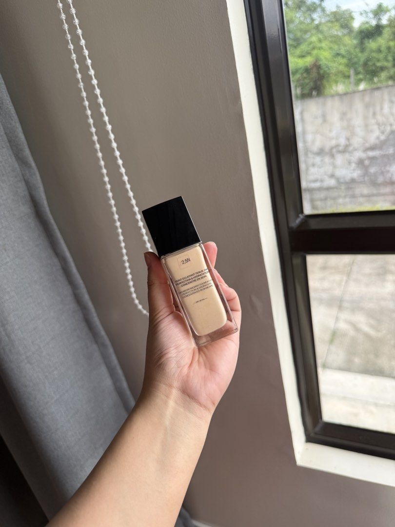 Dior Foundation (Category: Makeup) located in Imus. Submitted by diana2999 (Listing ID 1466717068, Image 2). Description: 98% product remaining Shade: 2.5N.