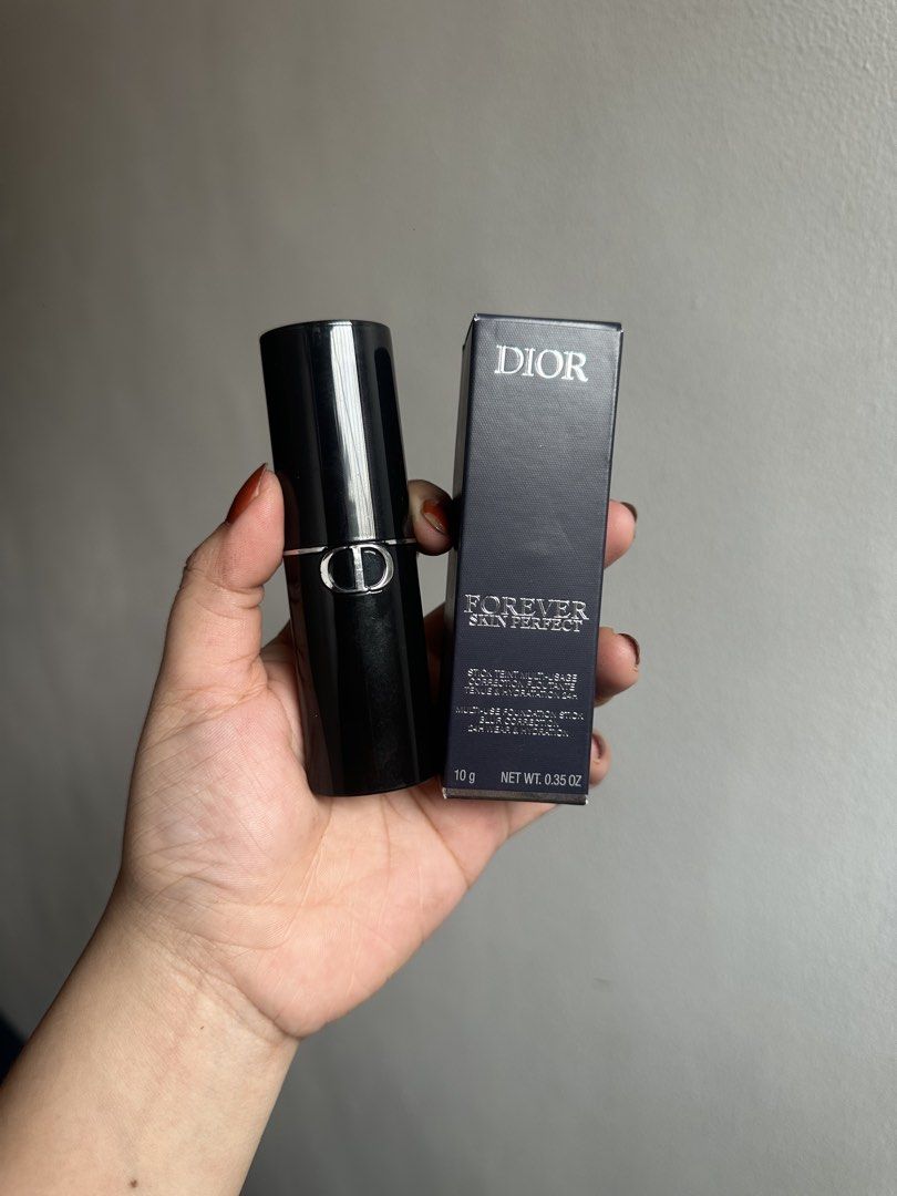 Dior Foundation Stick 1N (Category: Makeup) located in Manila. Submitted by msjanica (Listing ID 1466577359, Image 1). Description: - well-used condition. - comes with original box. - 100% guaranteed authentic. - ka amoy nya yung dior contour stick. - tester only (means yung cap nya, tulad nung nasa last pic. kaso natanggal na sticker label) - selling as is | bawal sa maarte. - once na sa inyo na ang item at di nyo bet yung shade, kahit na authen