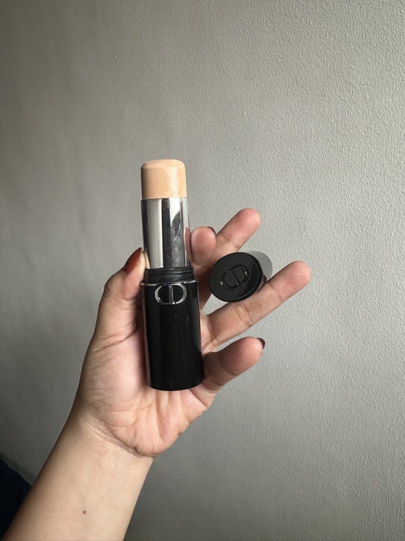 Dior Foundation Stick 1N (Category: Makeup) located in Manila. Submitted by msjanica (Listing ID 1466577359, Image 2). Description: - well-used condition. - comes with original box. - 100% guaranteed authentic. - ka amoy nya yung dior contour stick. - tester only (means yung cap nya, tulad nung nasa last pic. kaso natanggal na sticker label) - selling as is | bawal sa maarte. - once na sa inyo na ang item at di nyo bet yung shade, kahit na authen