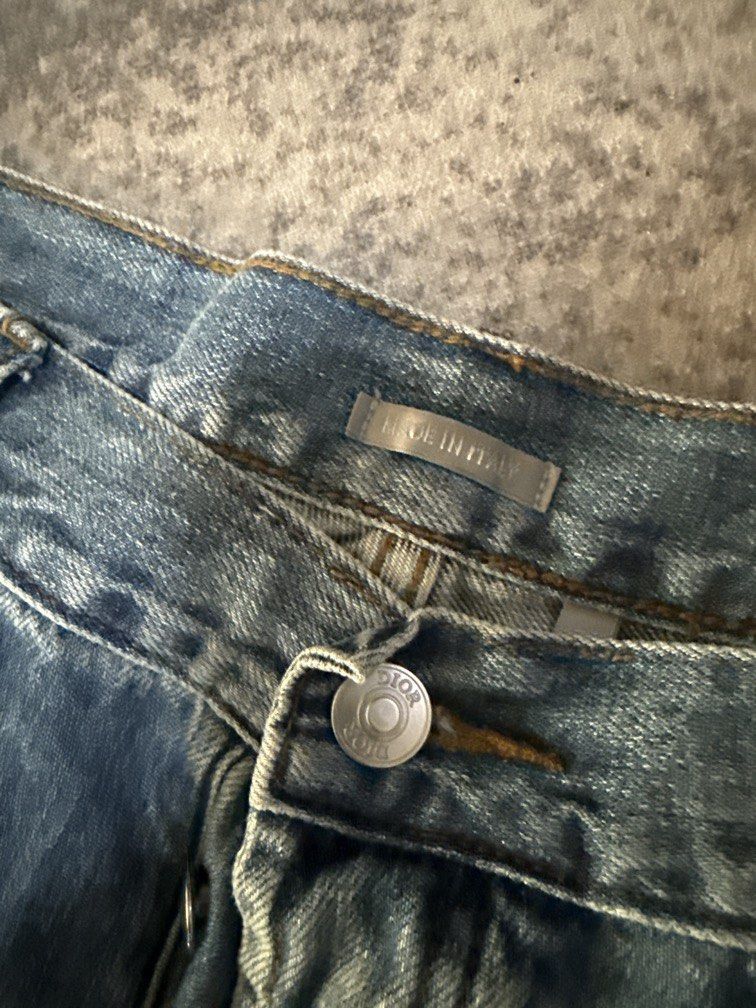 DIOR UNISEX PANTS (Category: Voice Recorders) located in Angeles City. Submitted by migs_font29 (Listing ID 1466771369, Image 2). Description: nice.