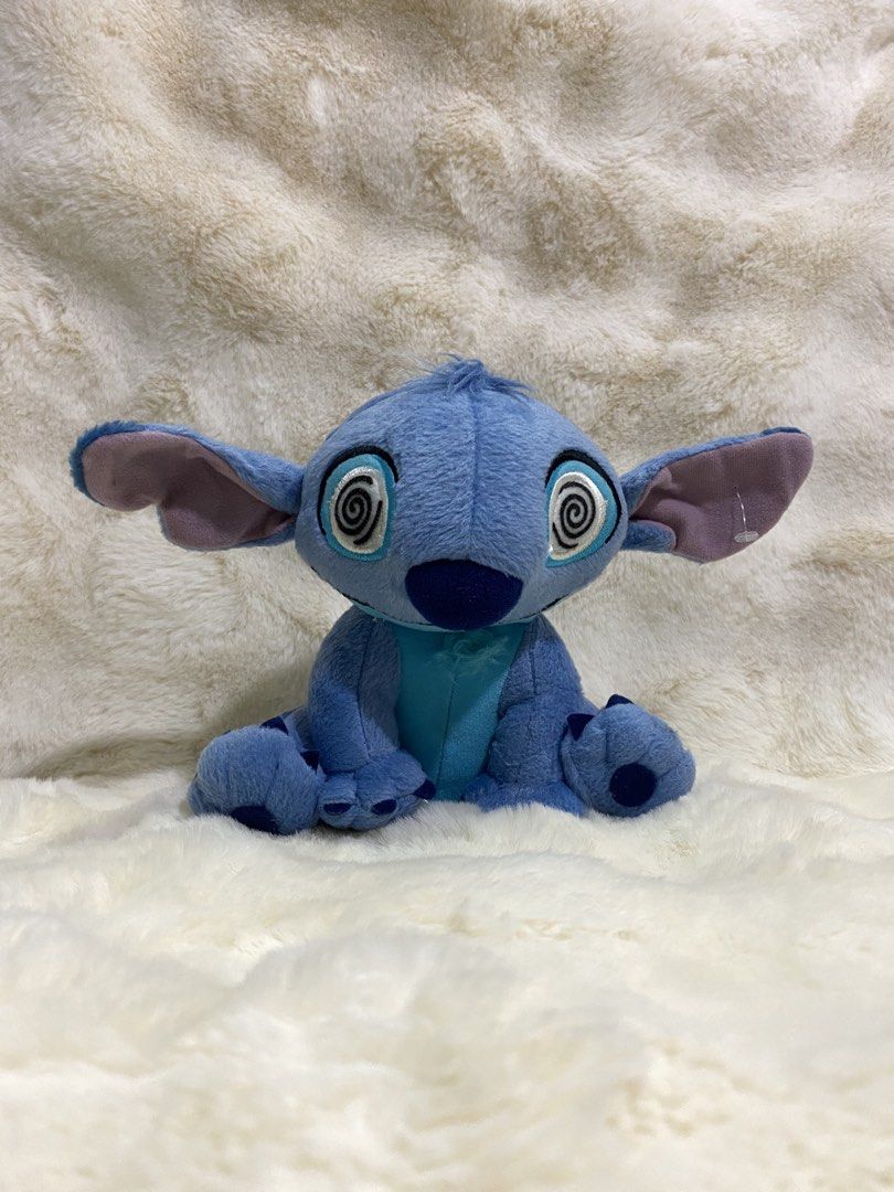 Disney’ Hypnotize Stitch plush (Category: Plushies & Soft Toys) located in Kalibo. Submitted by ollie_stuffshop (Listing ID 1466725358, Image 1). Description: 17cm x 26cm Before you send your inquiries: ❗️Last Price is already posted ❗️Manage your expectations, WYSIWYG ❗️May need washing ❗️Dropoff is every Wednesday & Sunday.