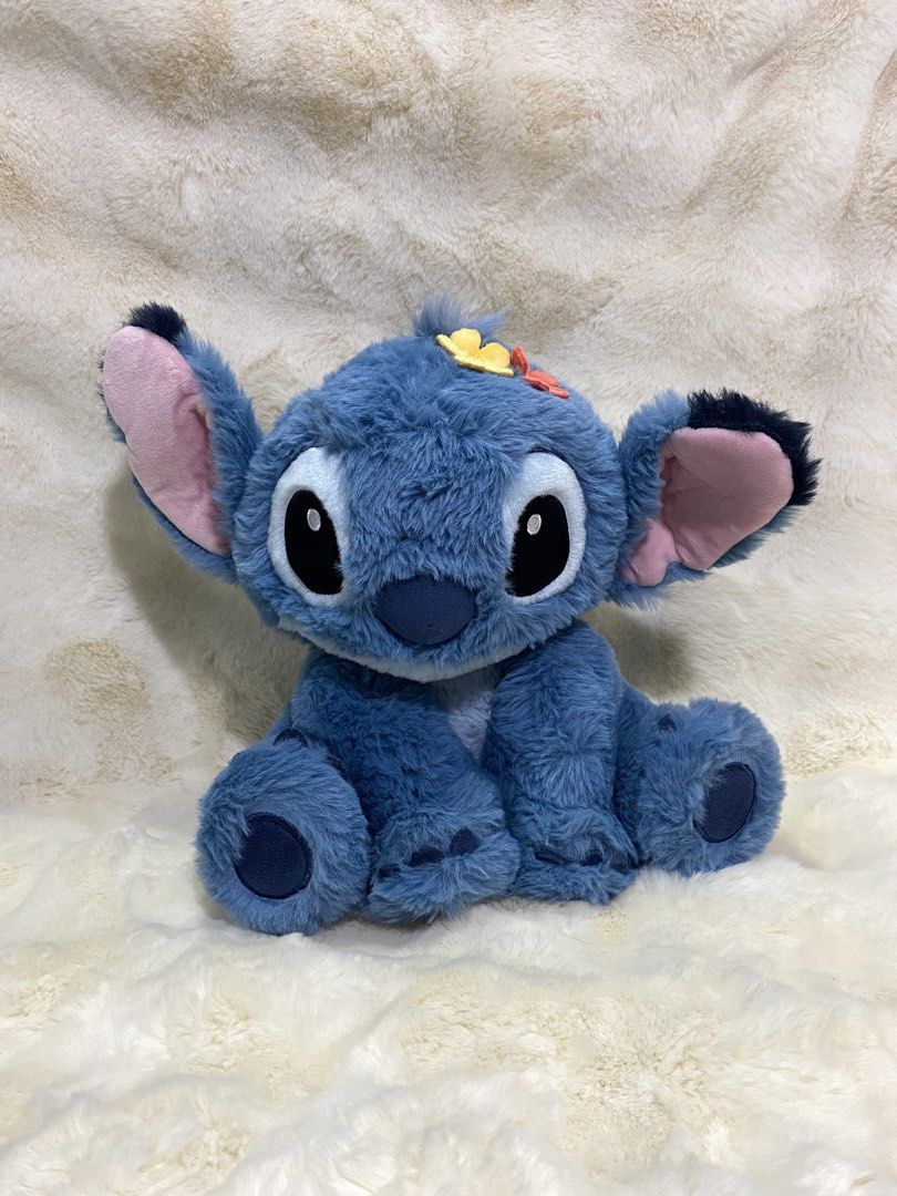 Disney Stitch plush (Category: Plushies & Soft Toys) located in Kalibo. Submitted by ollie_stuffshop (Listing ID 1466726354, Image 1). Description: 28cm x 29cm Before you send your inquiries: ❗️Last Price is already posted ❗️Manage your expectations, WYSIWYG ❗️May need washing ❗️Dropoff is every Wednesday & Sunday.
