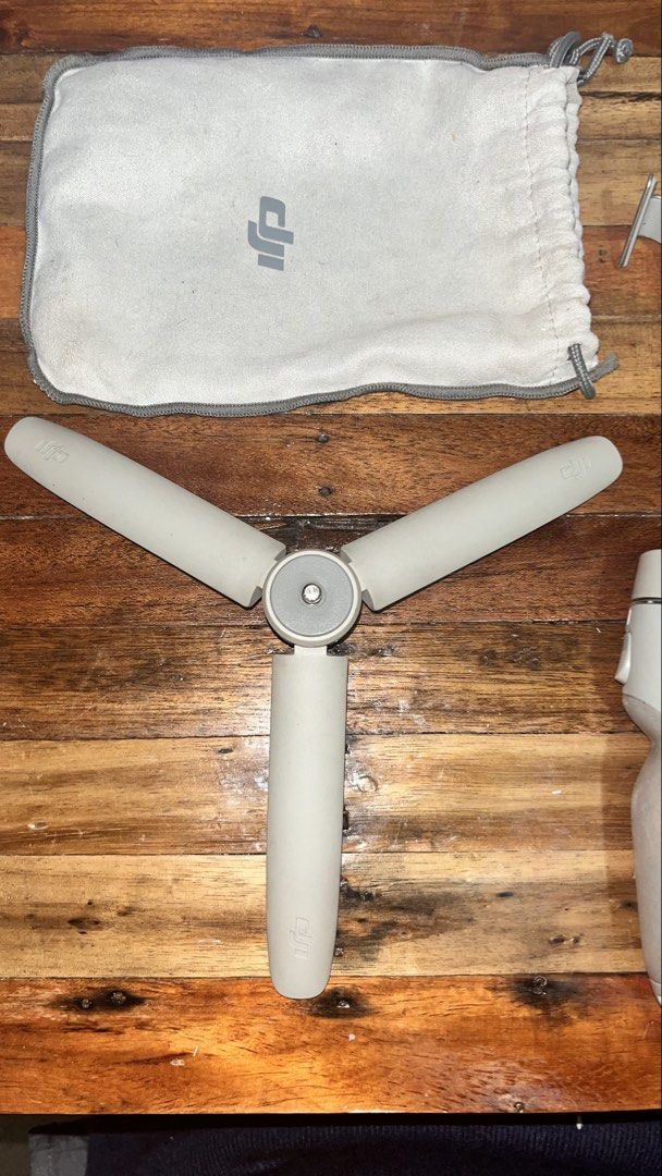 DJI OM 5 Gimbal Stabilizer (Category: Gimbals & Stabilizers ) located in Manila. Submitted by thewritelerco (Listing ID 1466605947, Image 2). Description: Still negotiable Naka-stock lang here so hindi na nagagamit masyado.