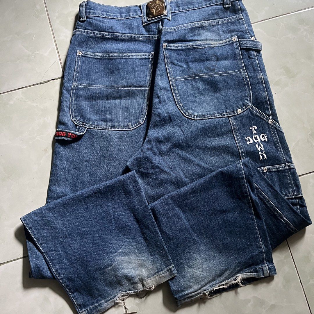 DOGTOWN PANTS (Category: Jeans) located in Muntinlupa City. Submitted by thuggin.shawn (Listing ID 1466694891, Image 3). Description: DOG TOWN W 34 / L 44 / T 15 / H 9.5 🏷️ 1,999 -GREAT DETAILS -GOOD FADE -AUTHENTIC -MINIMAL STAIN / LOOSE STITCH / HEM DISTRESS.