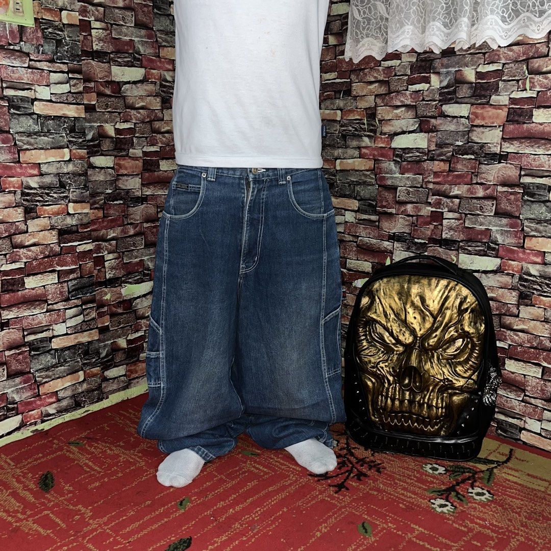 DOGTOWN PANTS (Category: Jeans) located in Muntinlupa City. Submitted by thuggin.shawn (Listing ID 1466694891, Image 2). Description: DOG TOWN W 34 / L 44 / T 15 / H 9.5 🏷️ 1,999 -GREAT DETAILS -GOOD FADE -AUTHENTIC -MINIMAL STAIN / LOOSE STITCH / HEM DISTRESS.