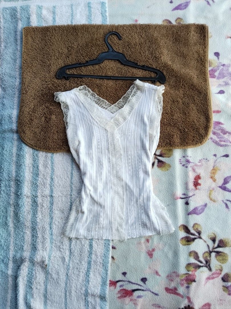 Doll Top (Category: Sleeveless) located in Alaminos. Submitted by yanthrifshop19 (Listing ID 1466688497, Image 1). Description: 🏷Size—xs-m ╭୨୧────────────୨୧╮ �🧺 𝐋𝐢𝐥' 𝐑𝐞𝐦𝐢𝐧𝐝𝐞𝐫𝐬� ╰୨୧────────────୨୧╯ ౨ৎ Items are'nt brand new but in high conditions ౨ৎ color may appear lighter or darker due to lighting. ౨ৎ Mine now, pay after invoice is sent ✿ ୨୧ ─────────── ୨୧ 🧸 𝐆𝐂𝐚𝐬𝐡 payment first 📦 𝐃𝐫𝐨𝐩𝐩𝐢𝐧𝐠 • 𝐏𝐚𝐬𝐚𝐛𝐚𝐲 • 𝐒𝐡𝐢𝐩 —