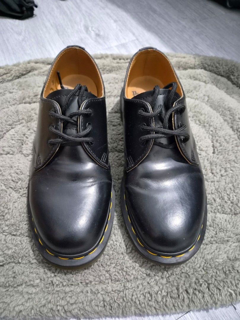 Dr. Martens 1461 (Category: Casual Shoes) located in General Trias. Submitted by rawleem (Listing ID 1466761061, Image 1). Description: Dr. Martens 1461 Original Bought from Robinsons Manila Branch Size: 7US Men / 8US Women / 6UK / 39EU RFS: Decluttering.