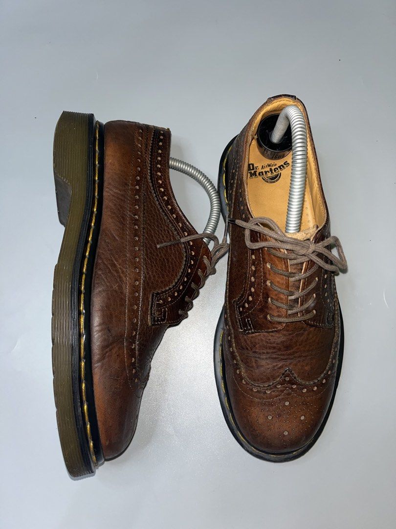 Dr. Martens 3989 Brogue (Category: Casual Shoes) located in Lala. Submitted by adrian.885 (Listing ID 1466605798, Image 3). Description: Dr. Martens 3989 Brogue Shoe, a classic wingtip style FIXED TO 39 to 40.
