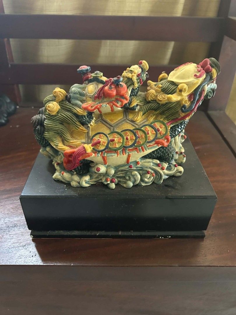Dragon Turtle with Coins and Baby Turtle Statue (Category: Figurines & Statues) located in Makati City. Submitted by YSL80022 (Listing ID 1466622204, Image 2). Description: - Traditional Feng Shui Dragon Tortoise figurine, perfect for home or office decor - Features a majestic dragon head, tortoise shell carrying ancient coins, and a baby turtle on the back - Heavy, premium resin/stone material with intricate hand-painted details (greens, reds, g