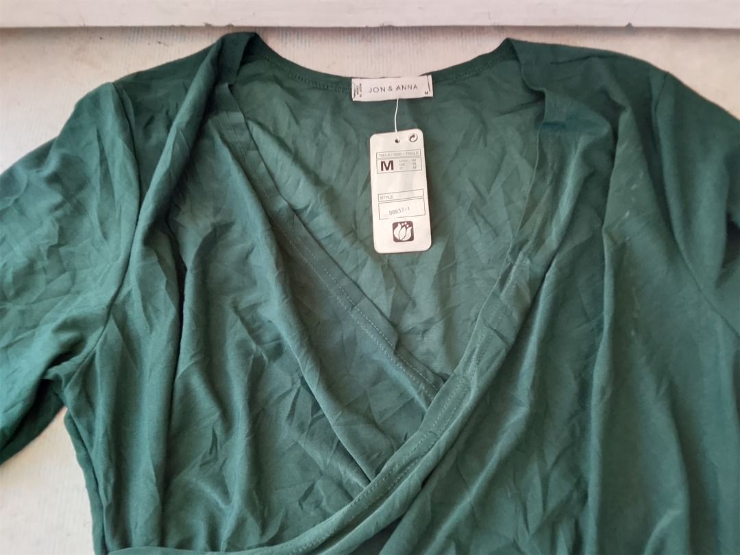 Dress US BNEWTAG (Category: Dresses) located in Los Banos. Submitted by mania-62906 (Listing ID 1466614802, Image 2). Description: BNEWTAG. US Medium. Green.