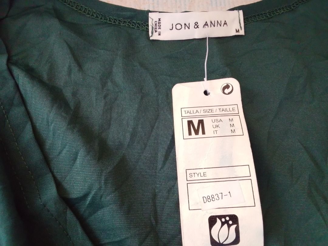 Dress US BNEWTAG (Category: Dresses) located in Los Banos. Submitted by mania-62906 (Listing ID 1466614802, Image 3). Description: BNEWTAG. US Medium. Green.