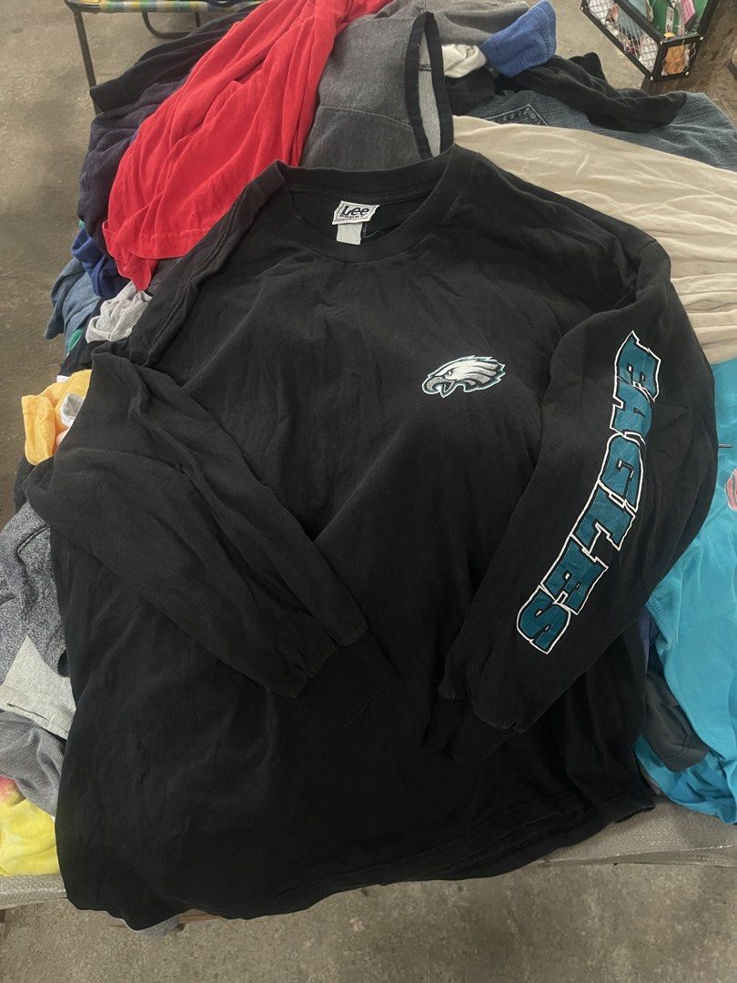 EAGLES (LEE ESPORT) (Category: Formal Shirts) located in Pasay City. Submitted by jam.tr1ft (Listing ID 1466567871, Image 1). Description: L-XL.