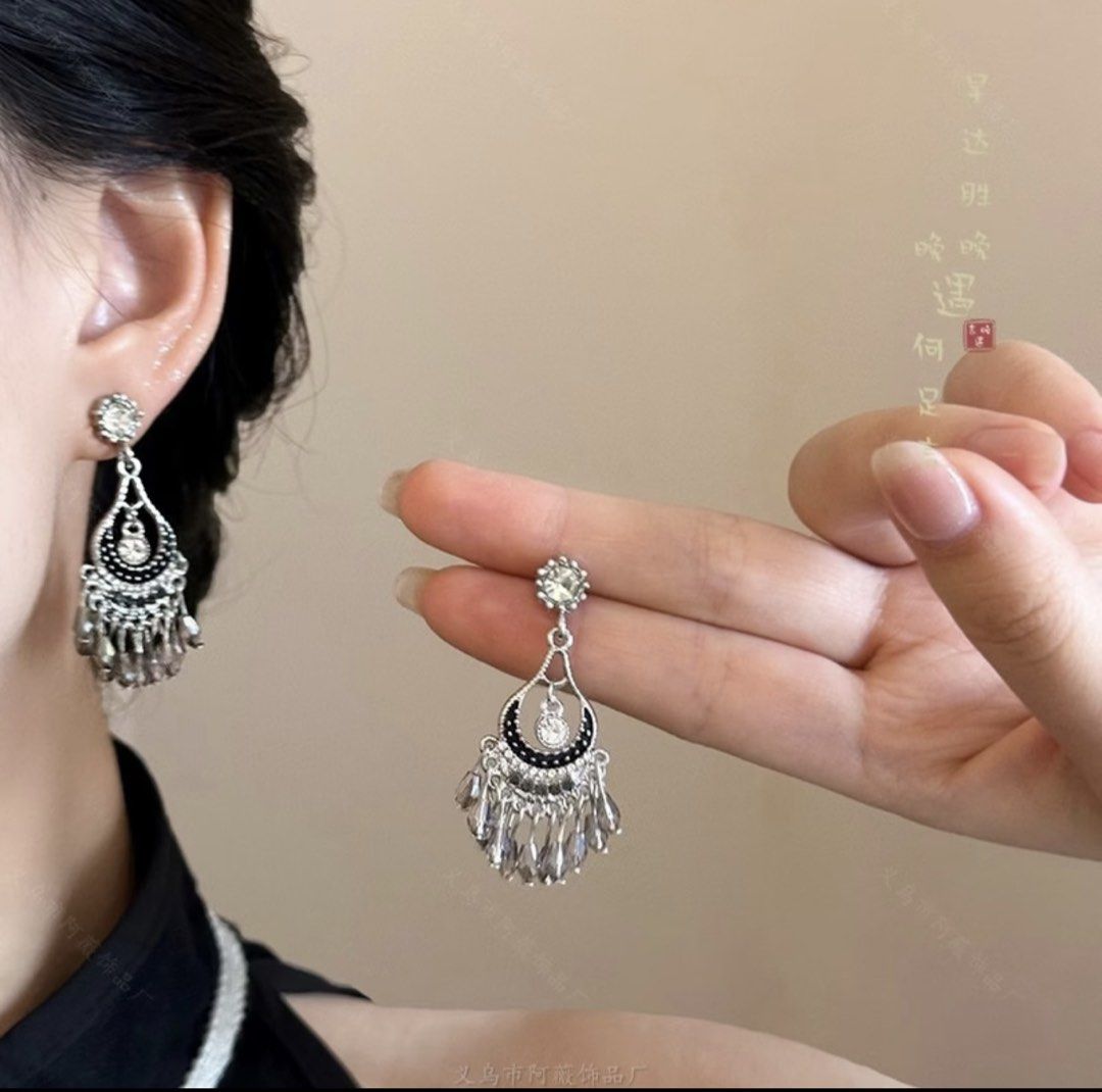 Earring (Category: Earrings) located in Kuala Lumpur. Submitted by tracy56421 (Listing ID 1466670813, Image 3). Description: .