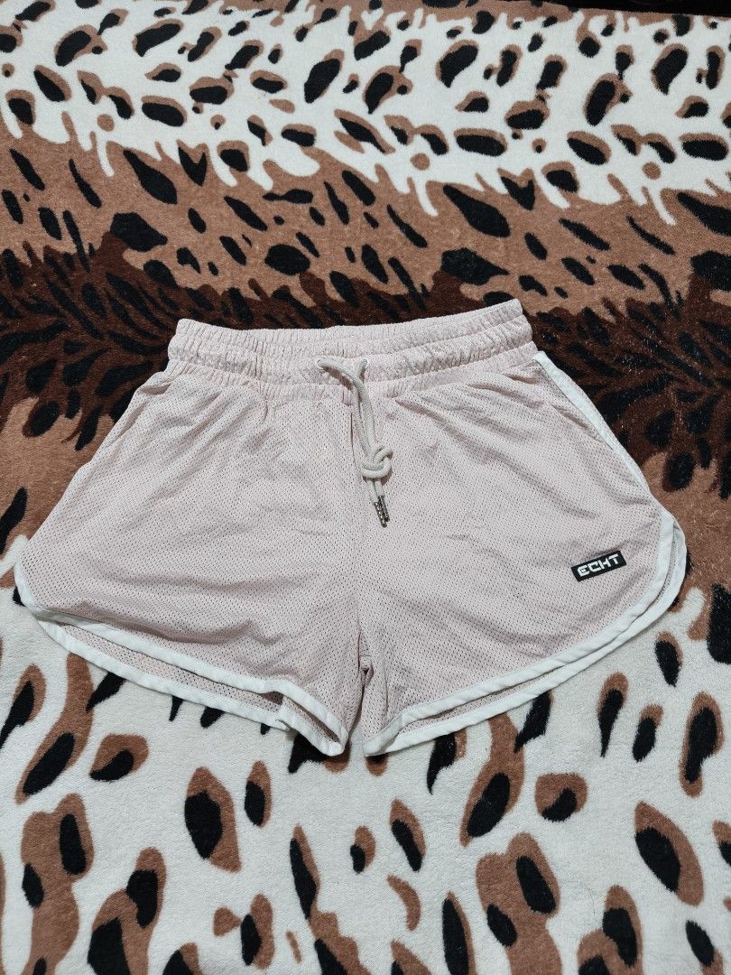 ECHT GYMSHORT SIZE MEDIUM (Category: Shorts) located in Manila. Submitted by gelove.thrift (Listing ID 1466648696, Image 1). Description: .