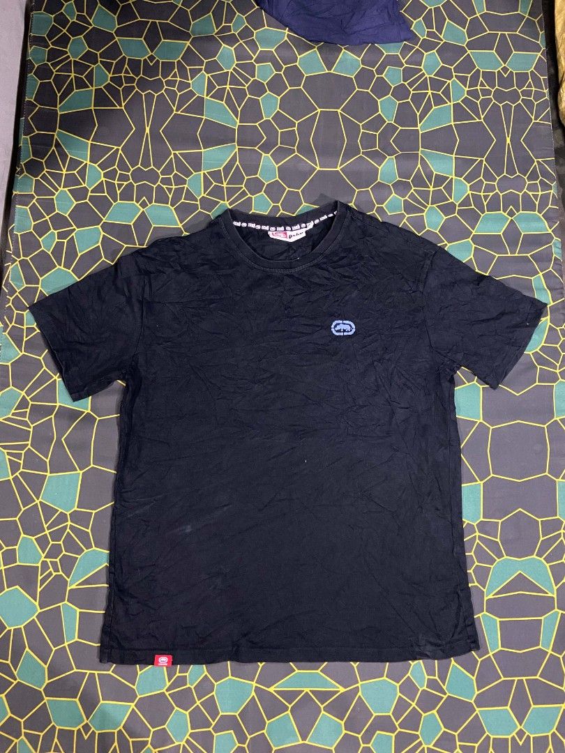 Eckō T-Shirt (Category: Activewear) located in Monkayo. Submitted by youknowwho.27 (Listing ID 1466625457, Image 1). Description: Dimes-21.5X27 Excellent Condition LP-250+SF.
