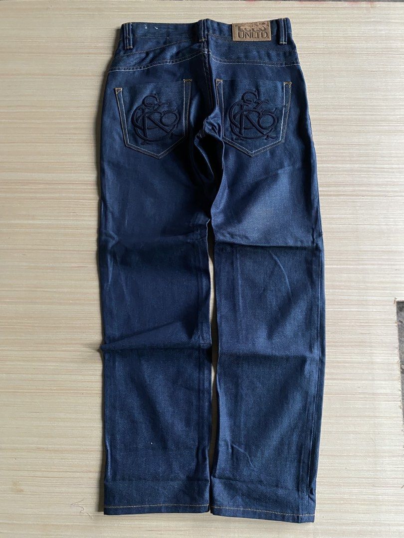 Ecko Slimfit Jeans (Category: Jeans) located in Manila. Submitted by argelsanti50438 (Listing ID 1466764314, Image 2). Description: size 32 length 42 crispy condition.