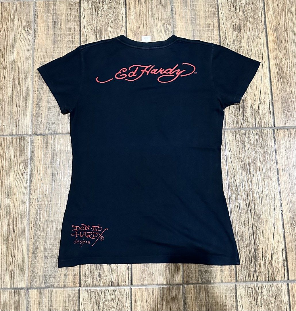 ED HARDY Y2K (Category: Shirts) located in Manila. Submitted by urban.vintage (Listing ID 1466746525, Image 2). Description: ISSUE: NONE ( NEED WASH ) MOP :GCASH ( NO COD ) SHIP VIA : LALAMOVE & J&T LOCATION : PASIG CITY LENGTH : 25 WIDTH : 17 .