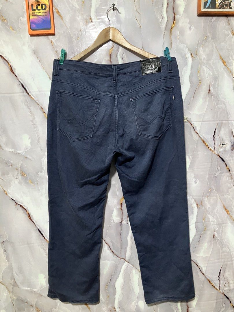EDWIN REGULAR STRAIGHT FIT PANTS (Category: Joggers) located in General Mariano Alvarez. Submitted by adonid (Listing ID 1466621103, Image 2). Description: EDWIN REGULAR STRAIGHT FIT PANTS GOOD CONDITION NORMAL SIGN OF USAGE ONLY L38 W38.