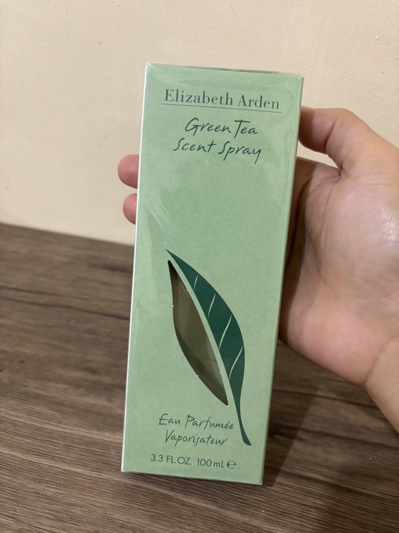 Elizabeth Arden Green Tea Scent Spray 100ml (Category: Fragrance & Deodorants) located in Balayan. Submitted by authenticfindsbymrb (Listing ID 1466712521, Image 1). Description: - Brand: Elizabeth Arden Green Tea Scent Spray - Volume: 3.3 fl oz / 100 ml (Eau Parfumée Vaporisateur) - Condition: Brand new, sealed in original packaging with plastic wrapper intact - Price Tag: Original Mustafa retail sticker showing $25.00 attached - Packaging: Stan