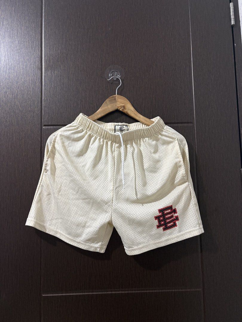 ERIC EMANUEL EE CREAM BASIC SHORT (Category: Shorts) located in Naga. Submitted by archivedseller (Listing ID 1466655981, Image 1). Description: - Stylish design suitable for daily use - Durable material built to last - Exactly as shown in the photos - Ready for shipping -9/10 Condition -no major flaws -size xs to s mens .
