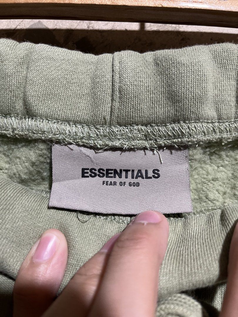 ESSENTIALS (Category: Shorts) located in Davao. Submitted by rylthriftz12 (Listing ID 1466683936, Image 3). Description: NEED WASH.