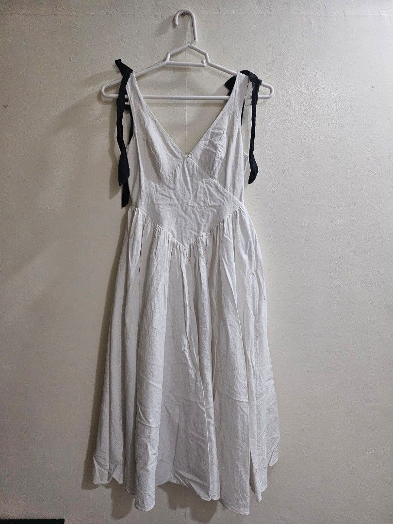 Event Dress (Category: Dresses) located in Quezon City. Submitted by c4tluv7 (Listing ID 1466628385, Image 2). Description: BSCO DRESS event/graduation/party dress BOUGHT FOR: ₱1200.00 ONLY USED ONCE.