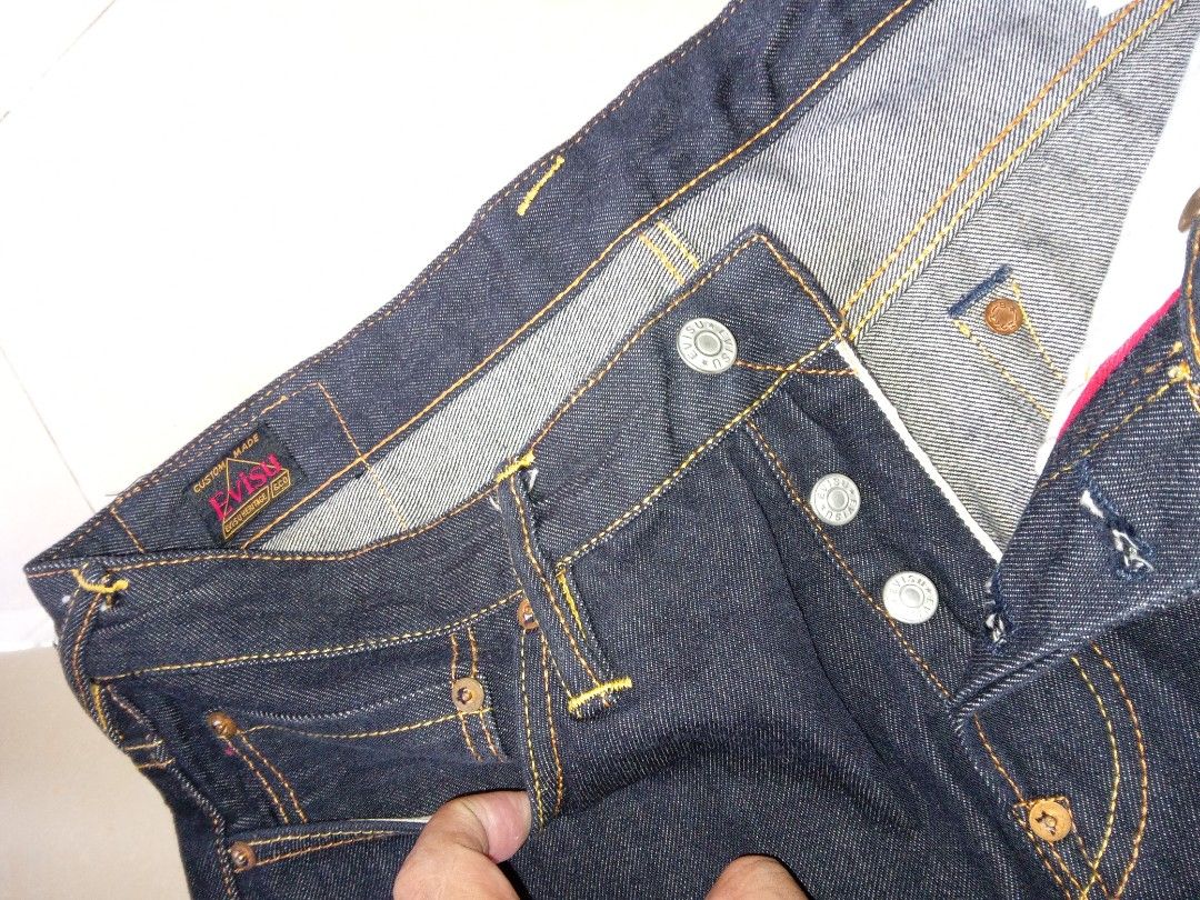 Evisu selvedge denim pants (Category: Jeans) located in Akbar. Submitted by bethlehema07352 (Listing ID 1466644828, Image 3). Description: .