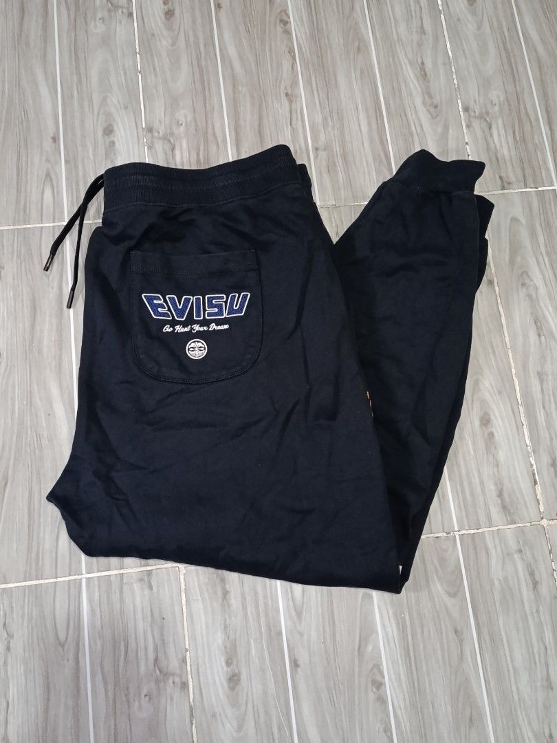 EVISU X OSAKA JOGGER PANTS (freeshipping) (Category: Joggers) located in Quezon City. Submitted by gyl-stop (Listing ID 1466722611, Image 2). Description: free shipping 38-44 x 39 excellent condi cr: 9.8/10 issue: none.